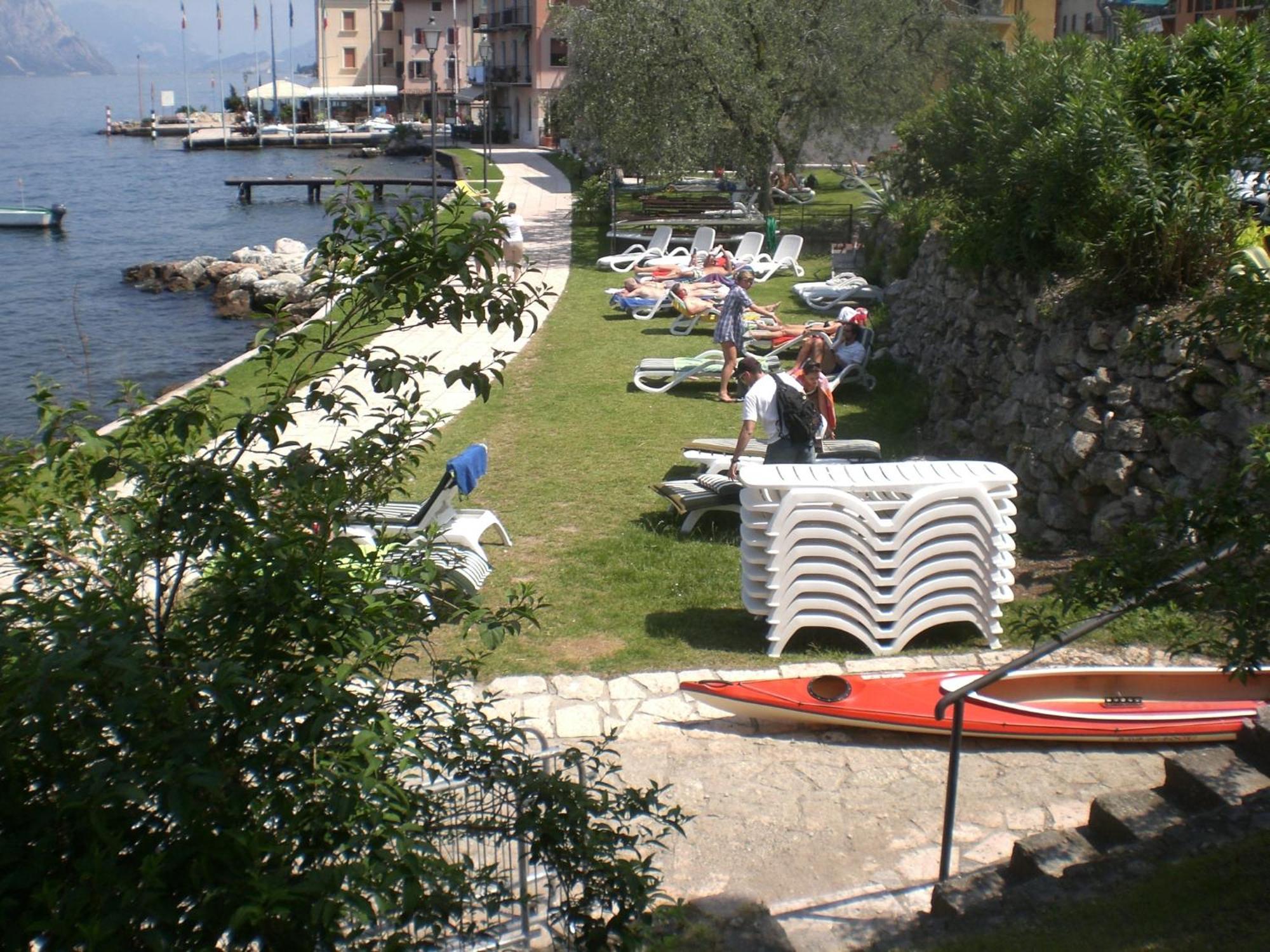 Hotel Smeraldo Brenzone sul Garda Ngoại thất bức ảnh